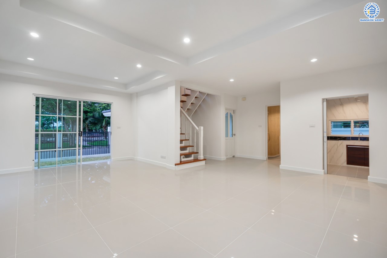 บ้านมือสองตกแต่งใหม่ ม.ชลลดา วัดลาดปลาดุก คุณภาพระดับ L&H บนเนื้อที่ 63.5 ตร.ว. ฟังก์ชัน 3 ห้องนอน 2 ห้องน้ำ 3 ที่จอดรถ บนทำเลศักยภาพ เพียง 15 นาทีถึง เซ็นทรัลเวสท์เกต ใกล้รถไฟฟ้าสายสีม่วง "สถานีคลองบางไผ่"